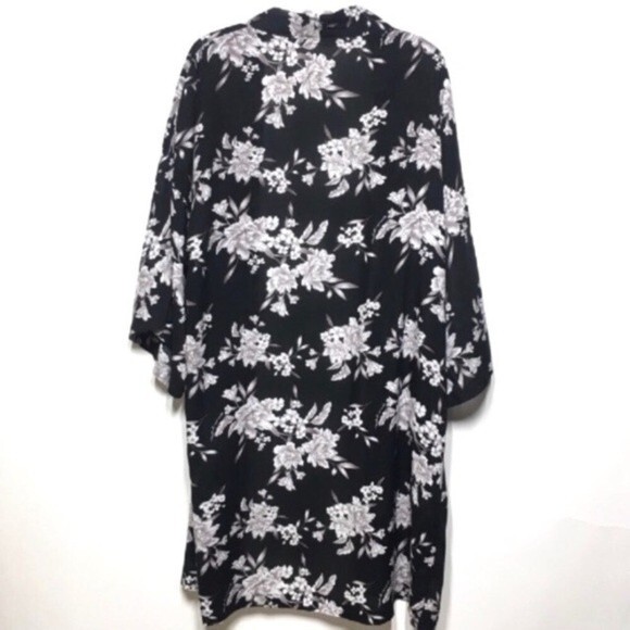 Spiritual Gangster Maya Black White Floral Kimono NWOT - Picture 10 of 12